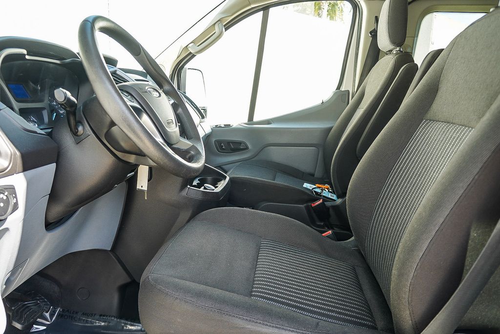 Thumbnail: 2018 Ford Transit Series - 22