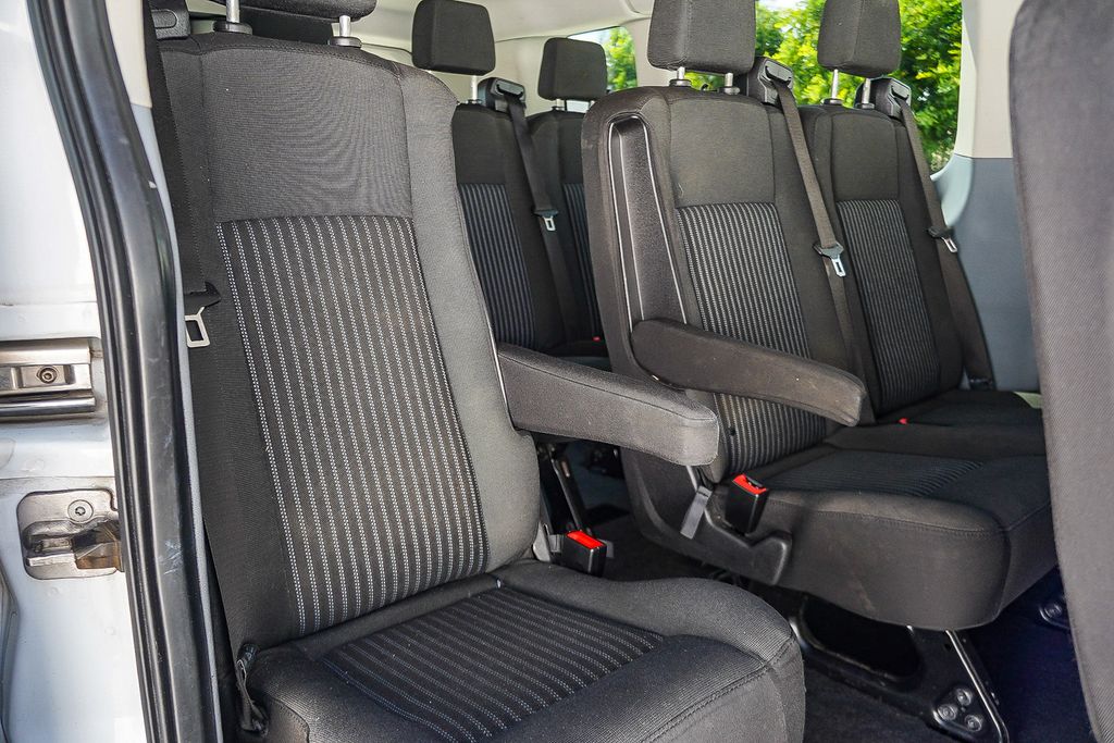 Thumbnail: 2018 Ford Transit Series - 9