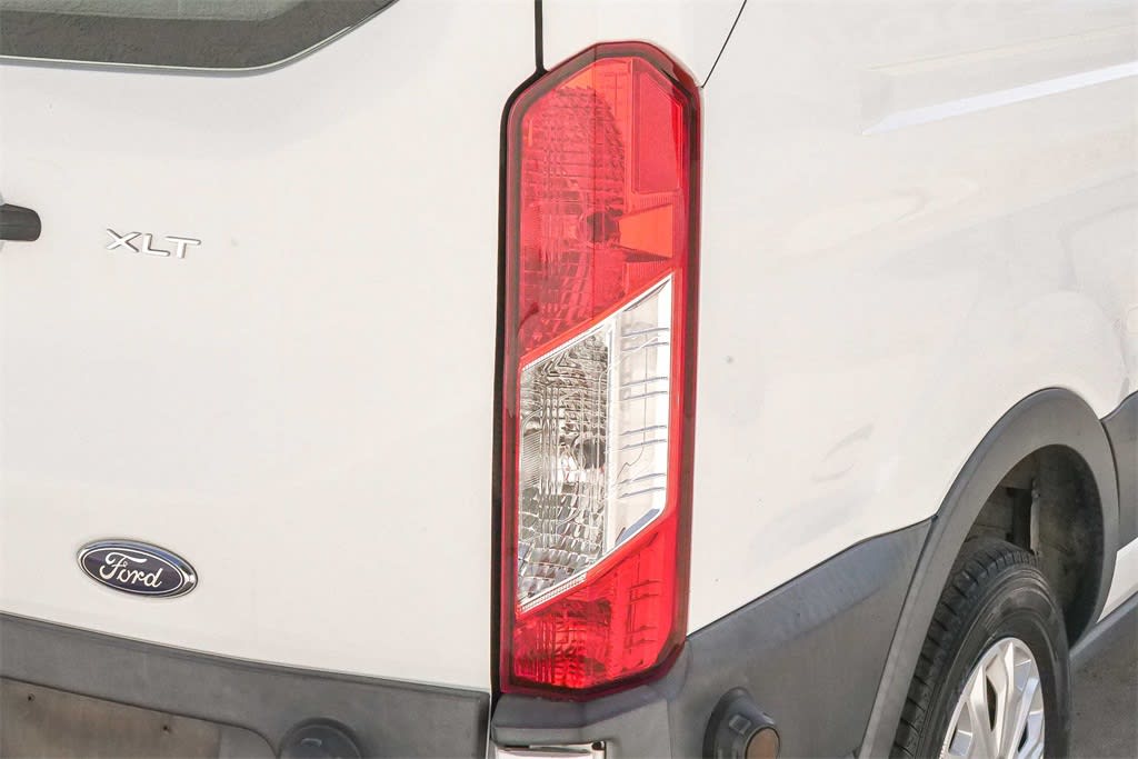 Thumbnail: 2017 Ford Transit Series - 11