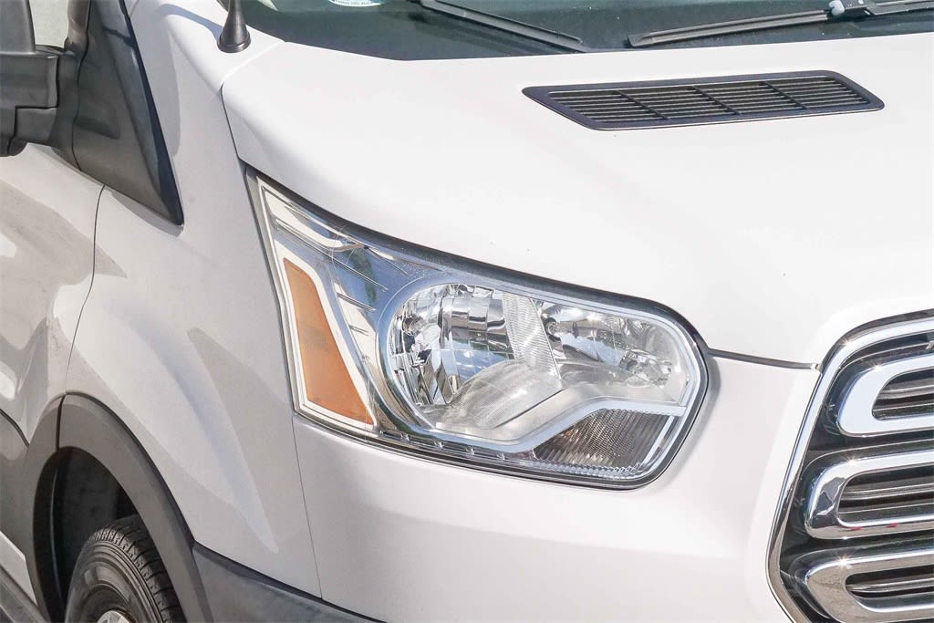 Thumbnail: 2017 Ford Transit Series - 8