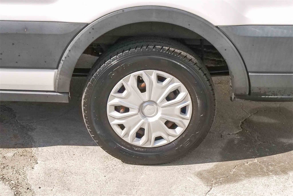 Thumbnail: 2017 Ford Transit Series - 9