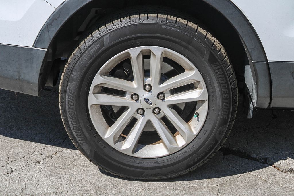 Thumbnail: 2016 Ford Explorer - 5