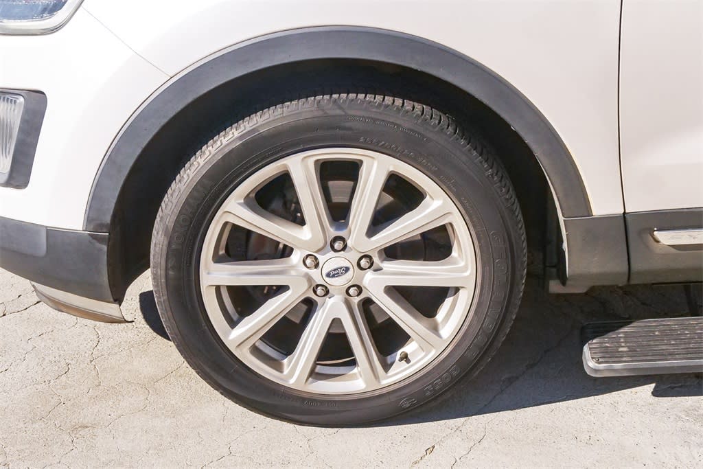 Thumbnail: 2017 Ford Explorer - 6