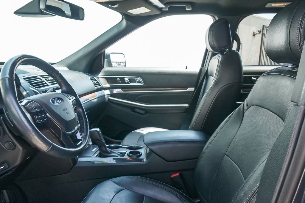 Thumbnail: 2017 Ford Explorer - 9