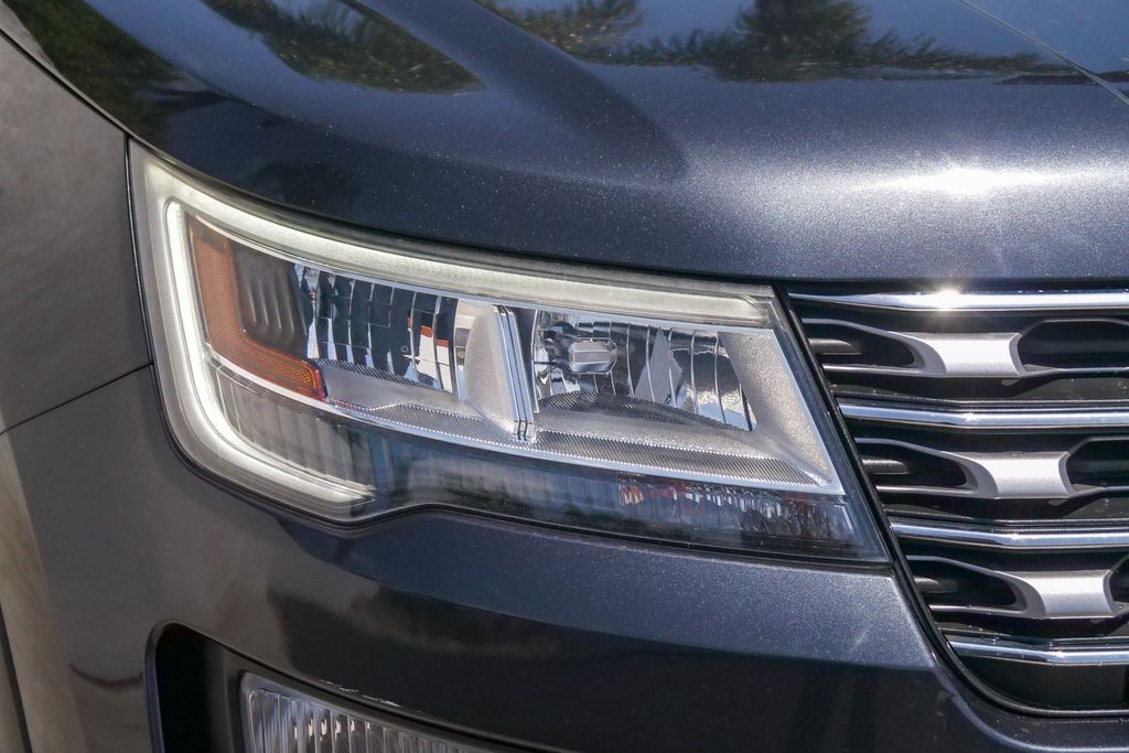 Thumbnail: 2017 Ford Explorer - 16