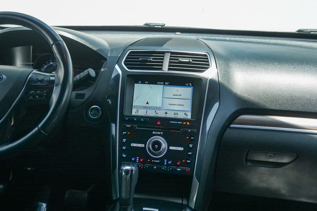 Thumbnail: 2017 Ford Explorer - 7
