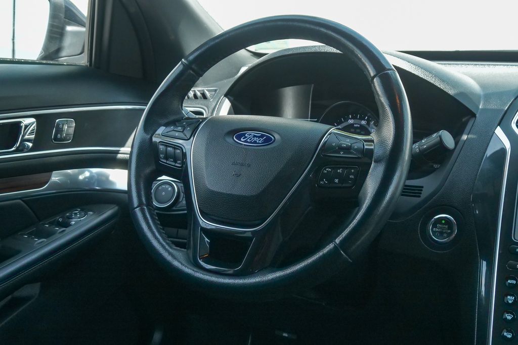 Thumbnail: 2017 Ford Explorer - 11