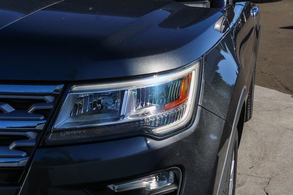 Thumbnail: 2018 Ford Explorer - 11