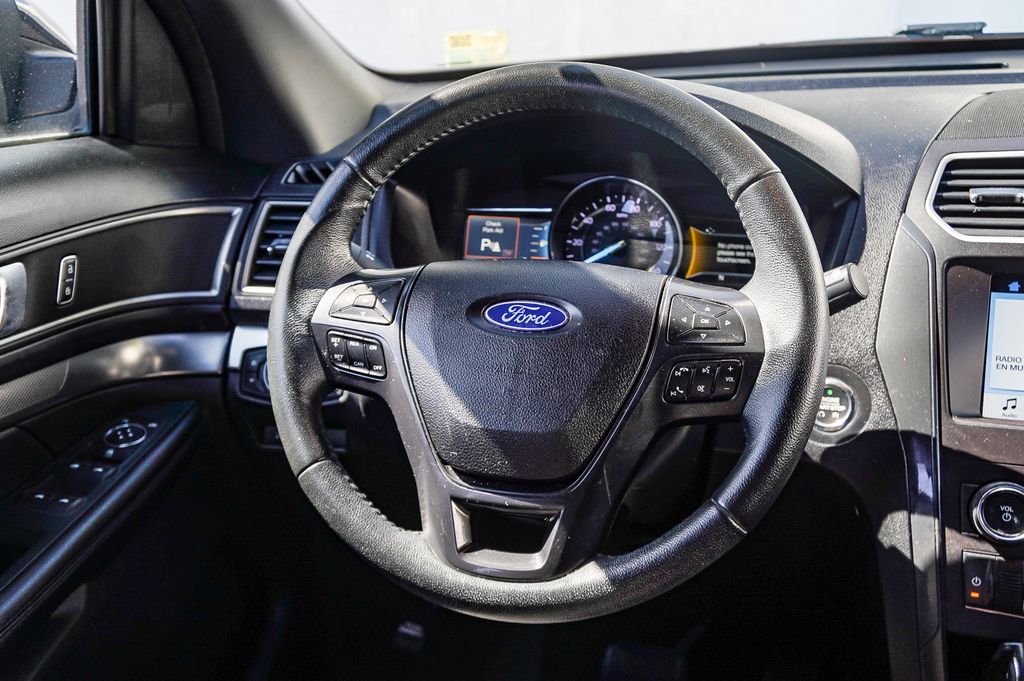 Thumbnail: 2018 Ford Explorer - 8