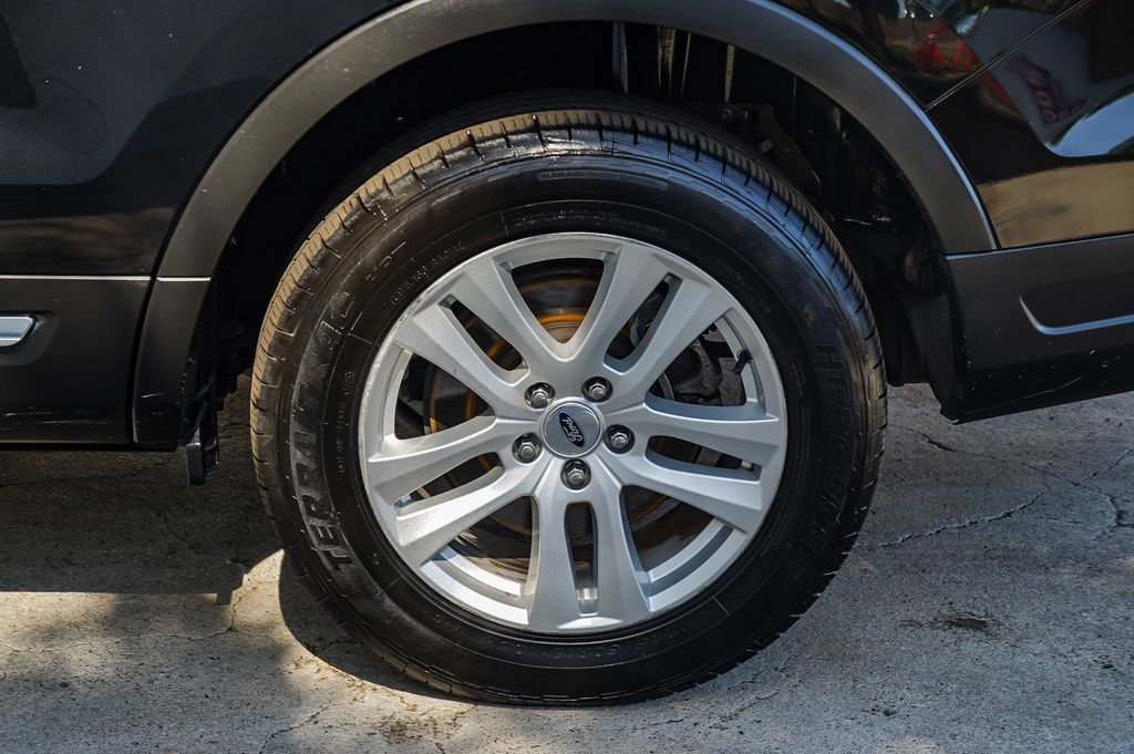 Thumbnail: 2018 Ford Explorer - 23