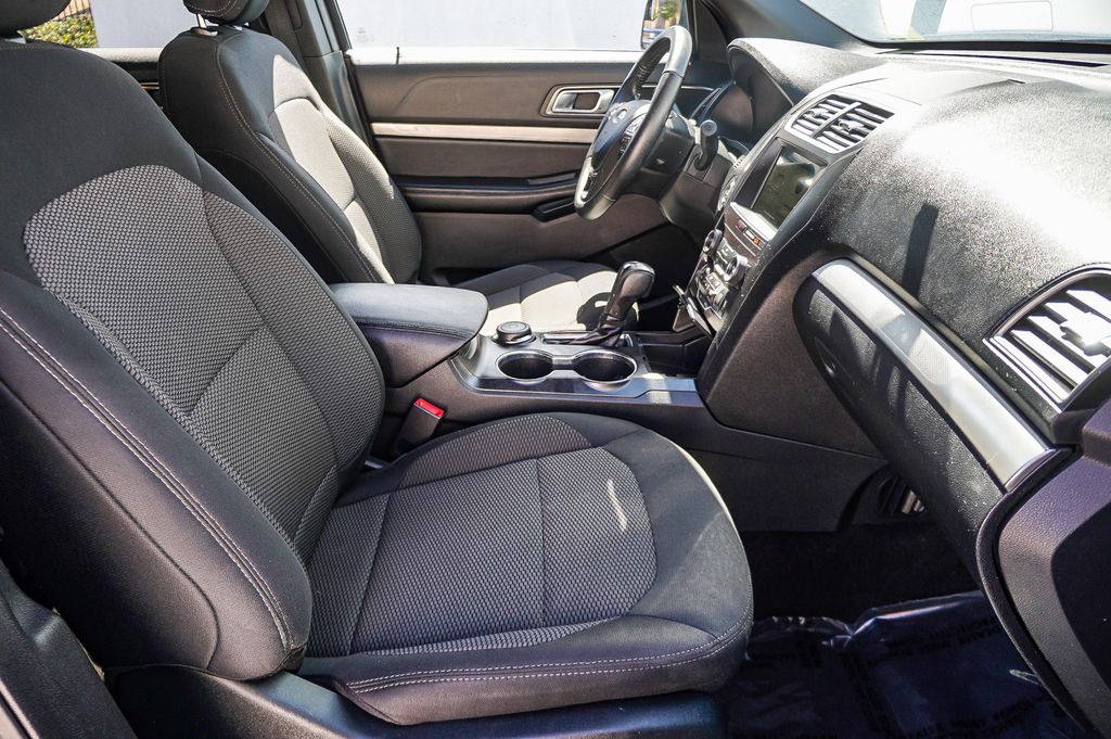Thumbnail: 2018 Ford Explorer - 9