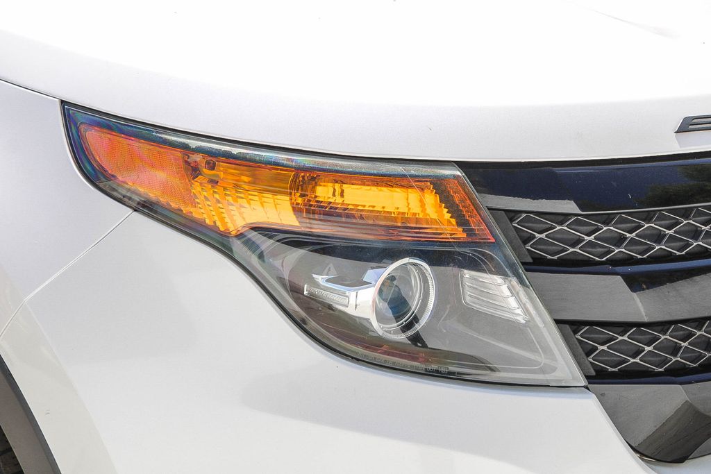 Thumbnail: 2015 Ford Explorer - 12