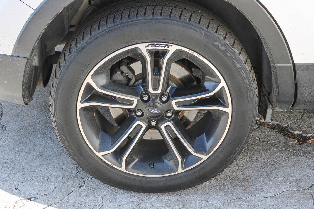 Thumbnail: 2015 Ford Explorer - 6