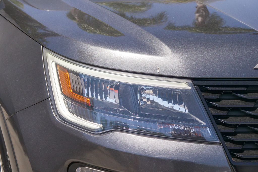 Thumbnail: 2018 Ford Explorer - 16