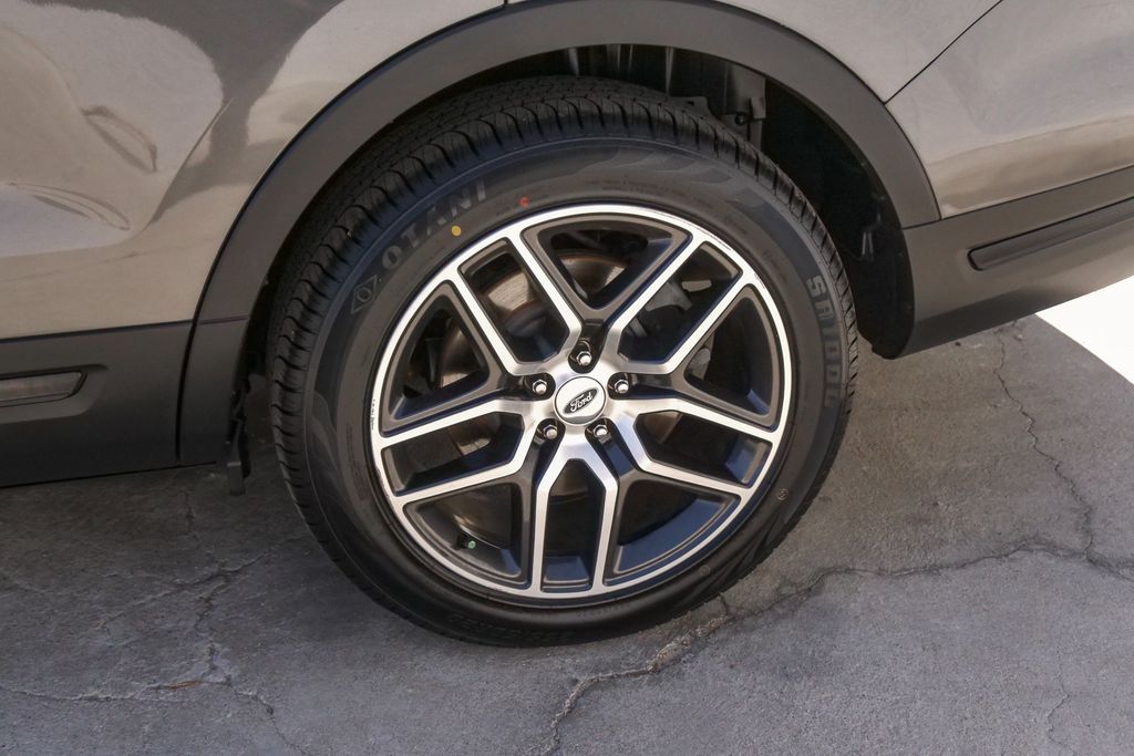 Thumbnail: 2018 Ford Explorer - 17