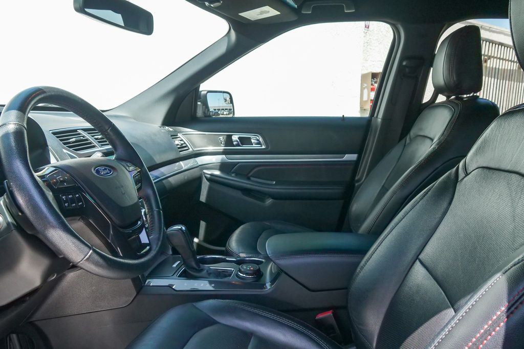 Thumbnail: 2018 Ford Explorer - 10