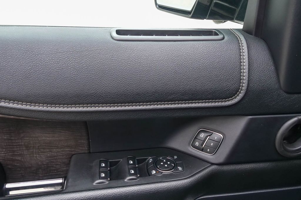 Thumbnail: 2019 Ford Expedition - 21