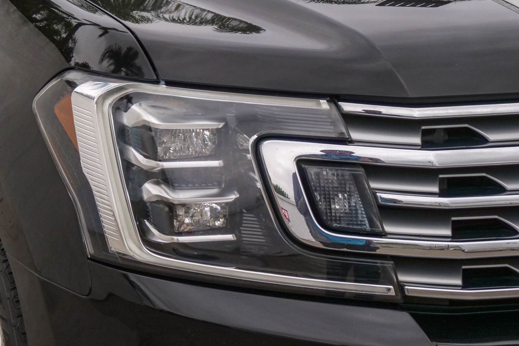 Thumbnail: 2019 Ford Expedition - 17