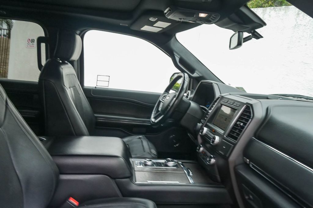 Thumbnail: 2019 Ford Expedition - 9