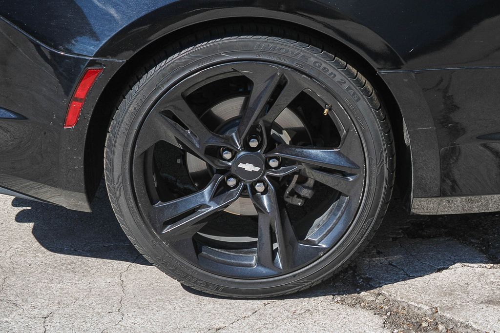 Thumbnail: 2019 Chevrolet Camaro - 4