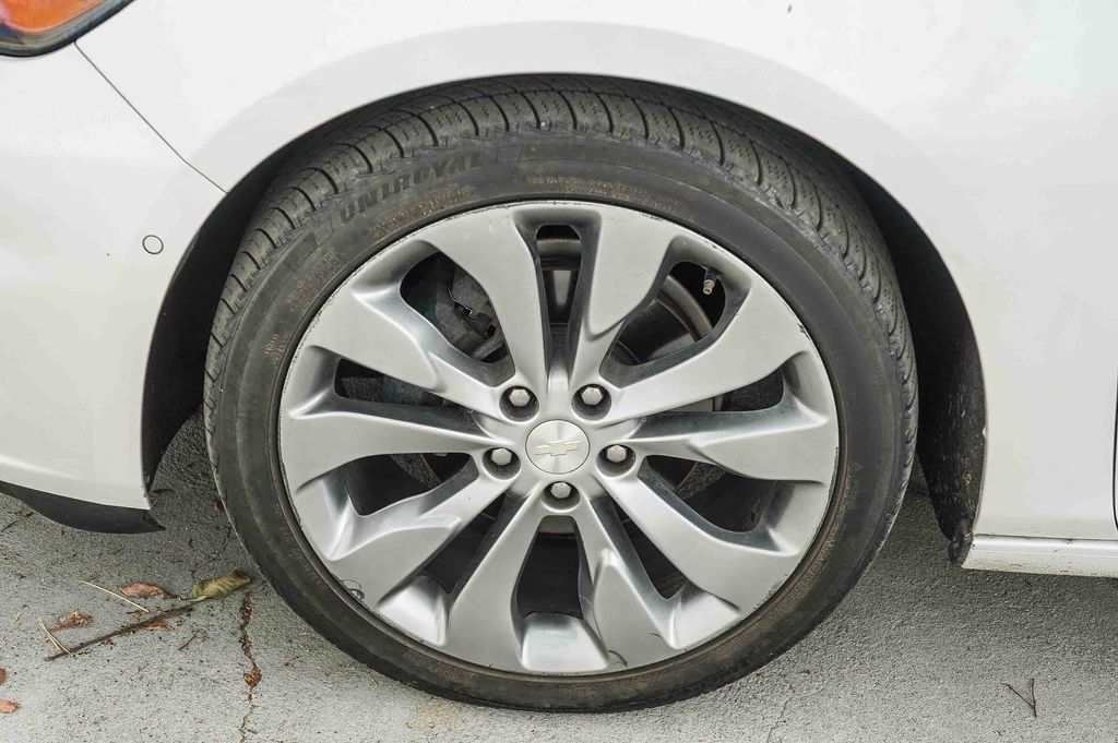 Thumbnail: 2016 Chevrolet Malibu - 6