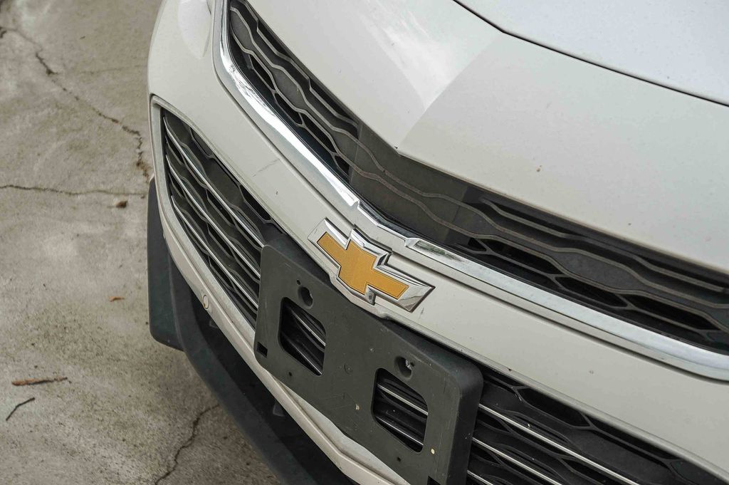 Thumbnail: 2016 Chevrolet Malibu - 10