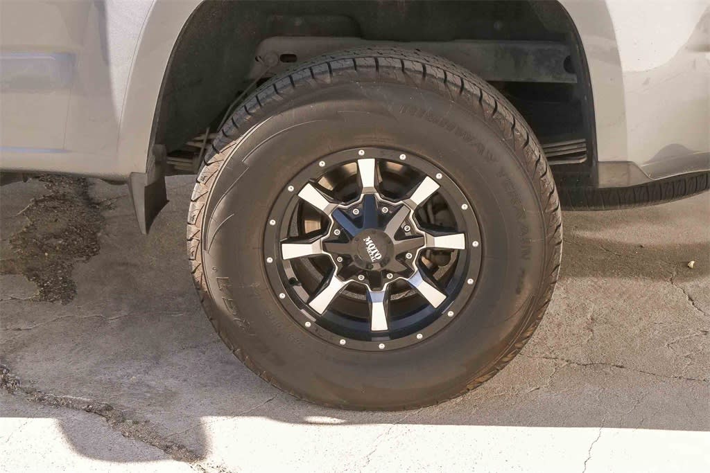 Thumbnail: 2019 Chevrolet Colorado - 9