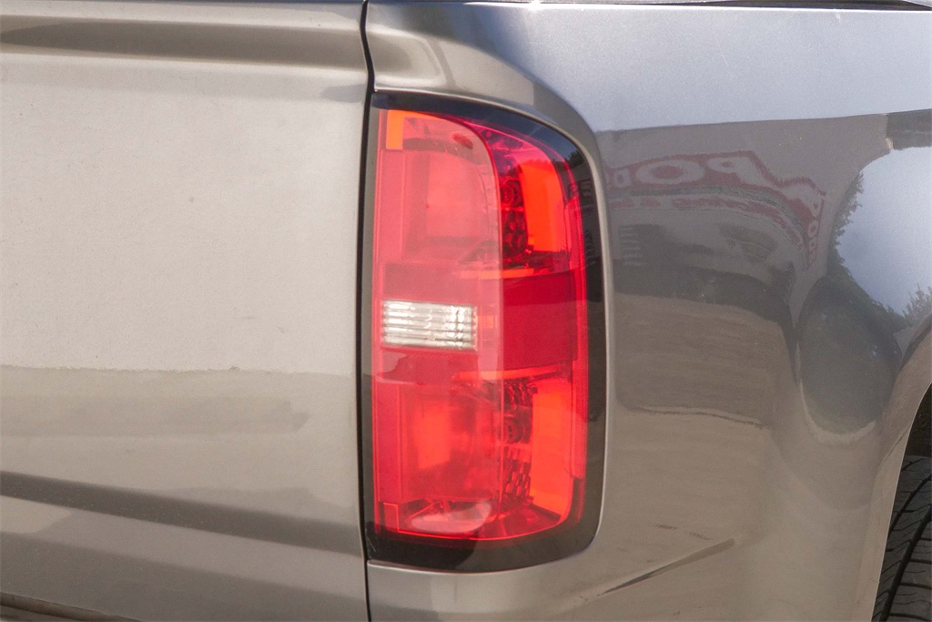 Thumbnail: 2019 Chevrolet Colorado - 11