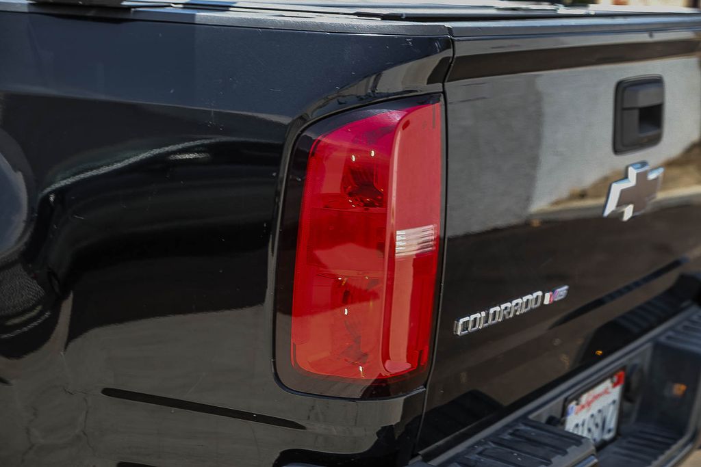 Thumbnail: 2019 Chevrolet Colorado - 11