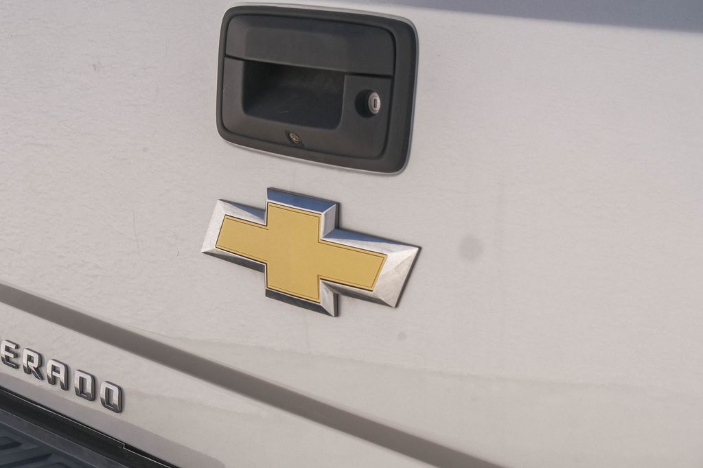 Thumbnail: 2017 Chevrolet Silverado 1500 - 5