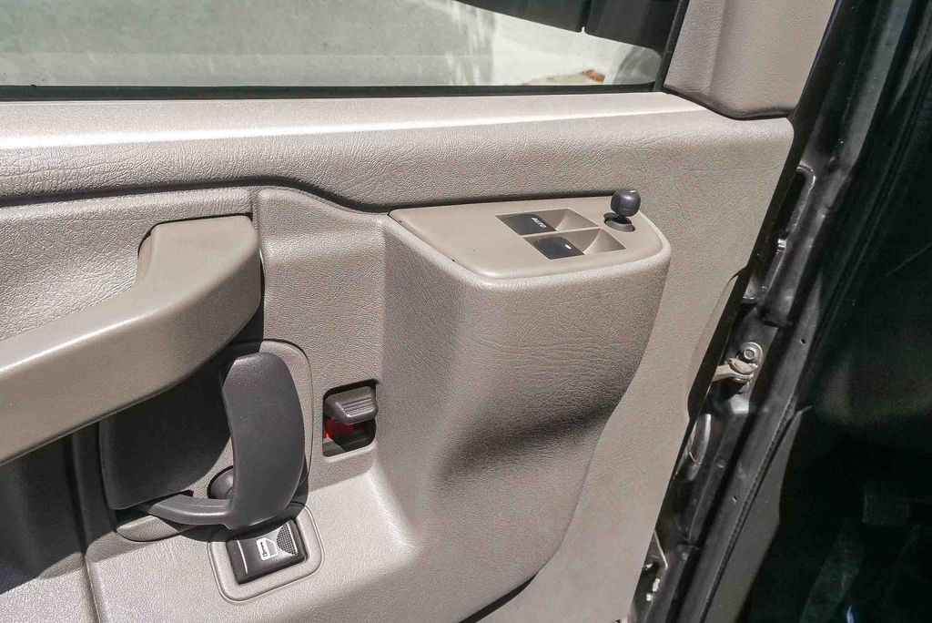 Thumbnail: 2018 Chevrolet Express - 20