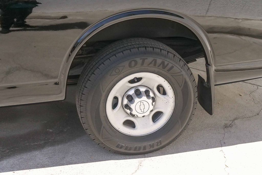 Thumbnail: 2018 Chevrolet Express - 16