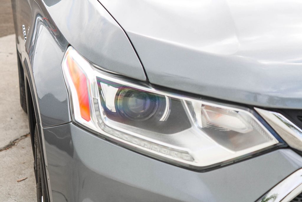 Thumbnail: 2021 Chevrolet Traverse - 11