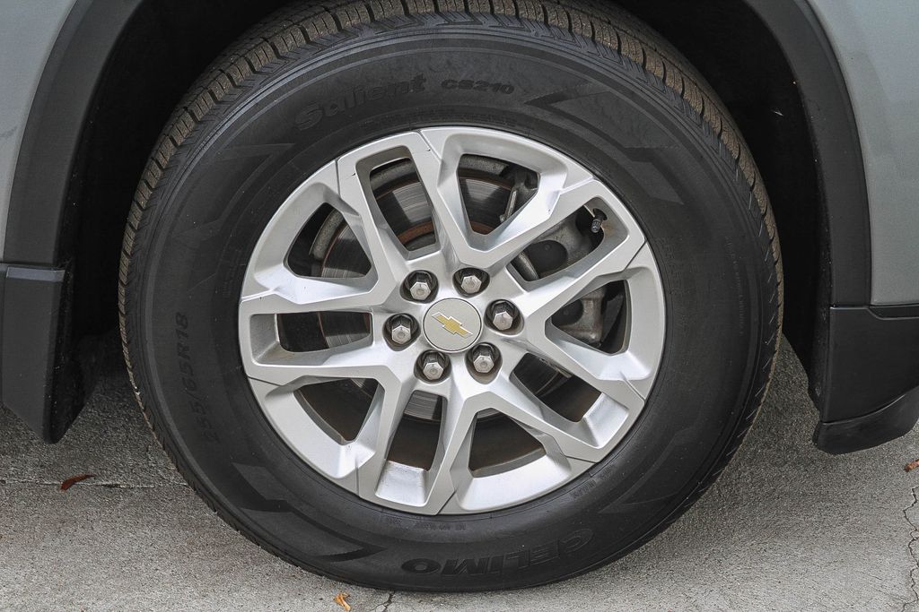 Thumbnail: 2021 Chevrolet Traverse - 10