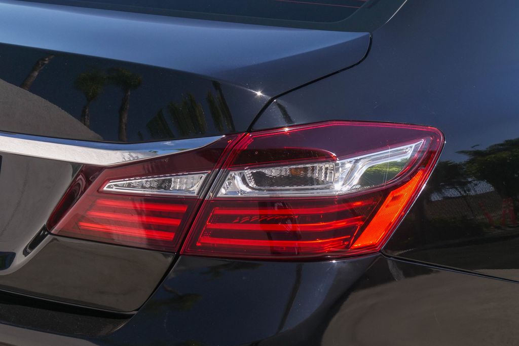 Thumbnail: 2017 Honda Accord - 12