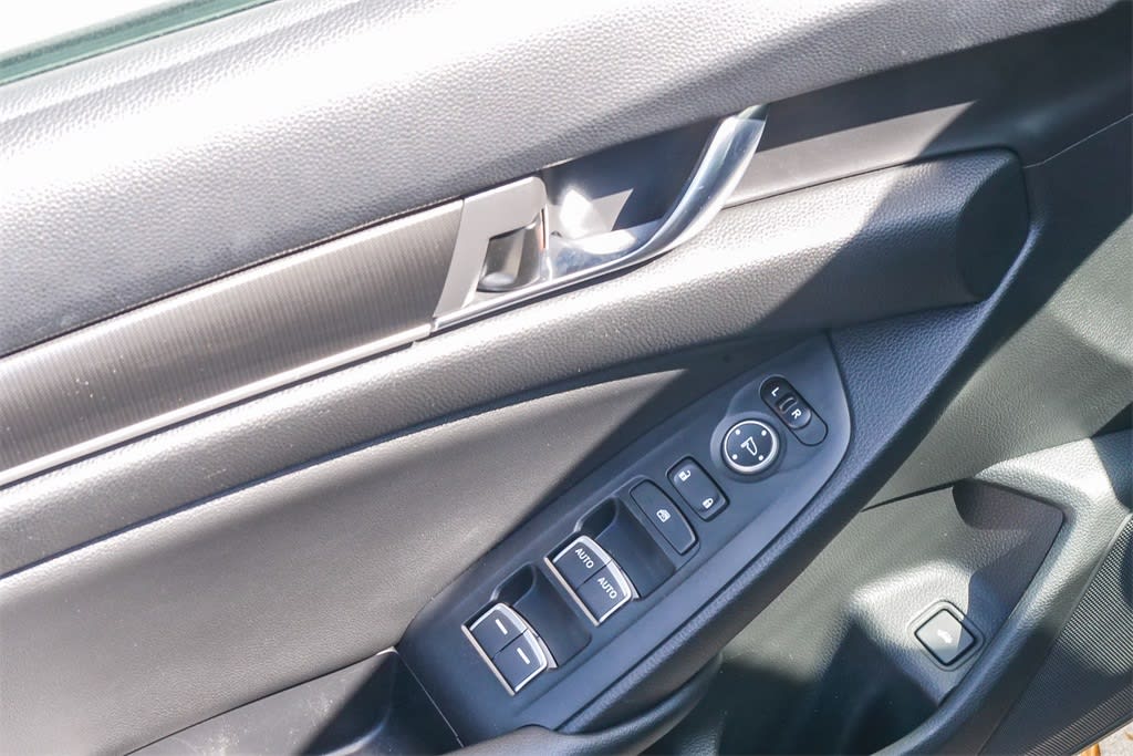 Thumbnail: 2019 Honda Accord - 22