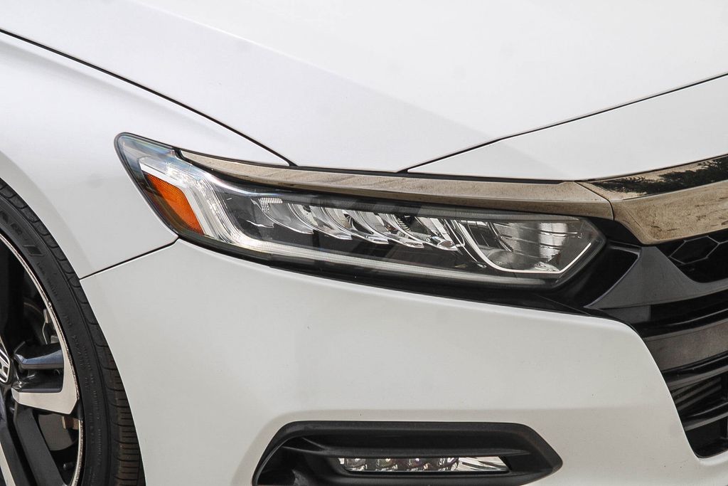 Thumbnail: 2019 Honda Accord - 10