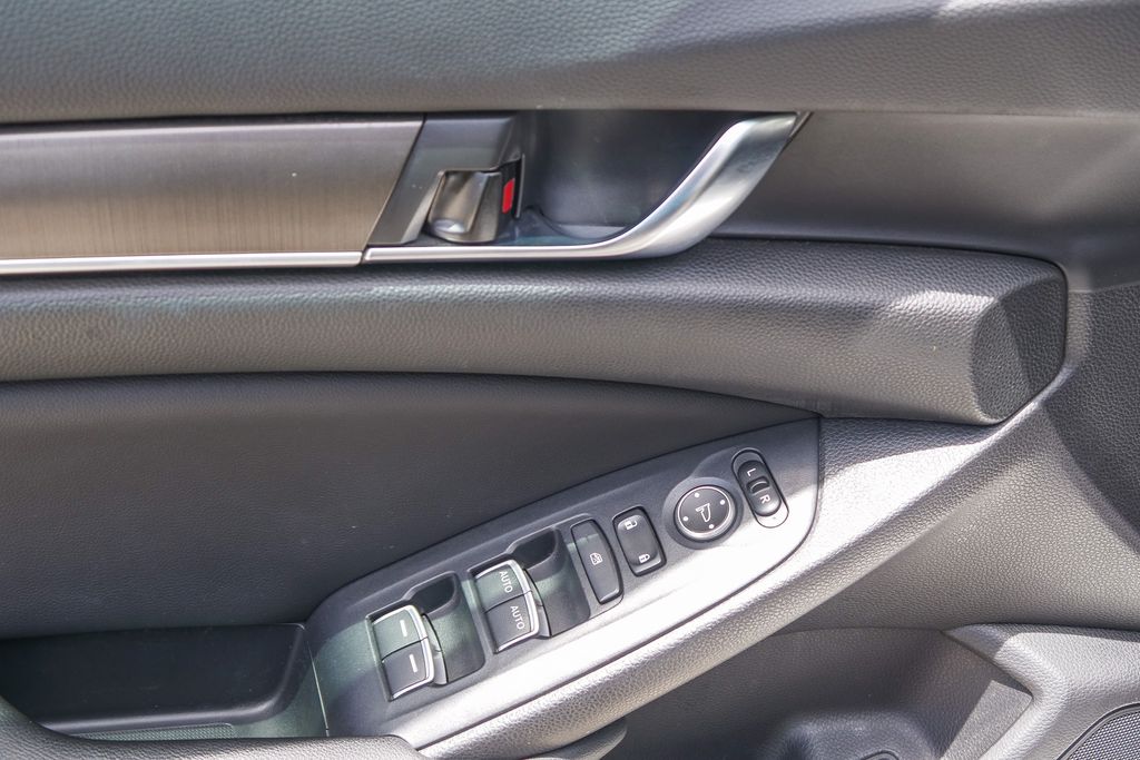 Thumbnail: 2019 Honda Accord - 21