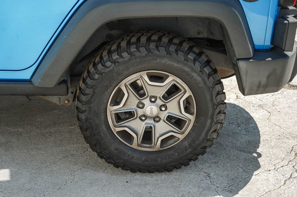 Thumbnail: 2010 Jeep Wrangler - 11