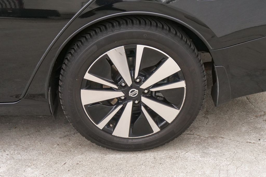 Thumbnail: 2019 Nissan Altima - 10