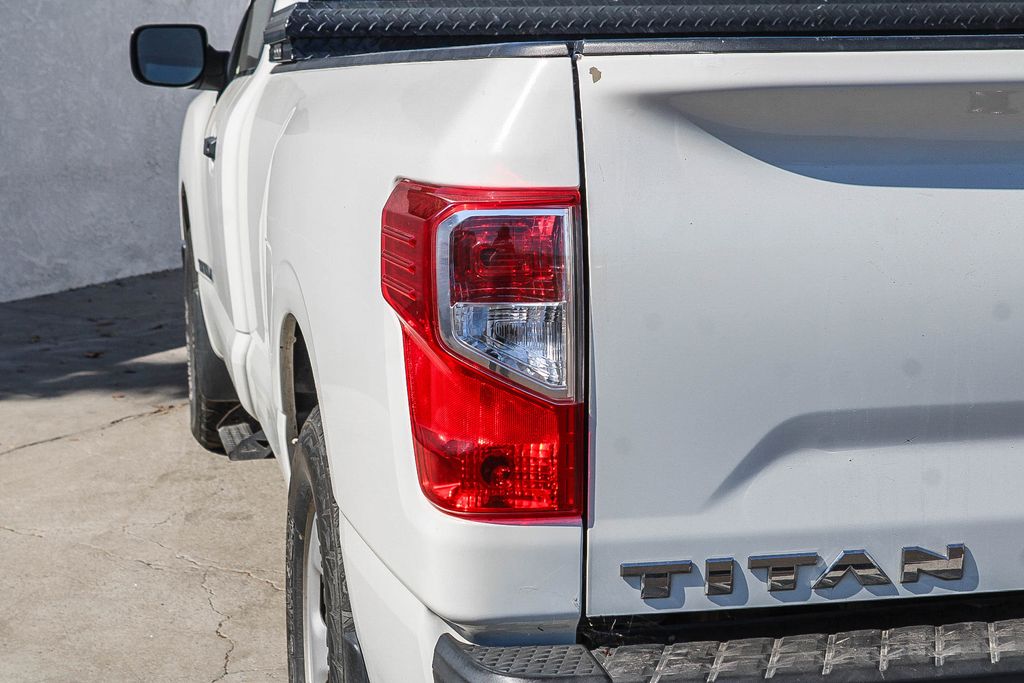 Thumbnail: 2017 Nissan Titan - 9
