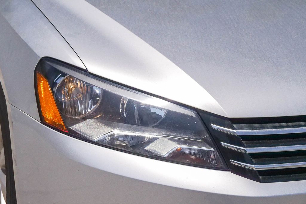 Thumbnail: 2014 Volkswagen Passat - 8