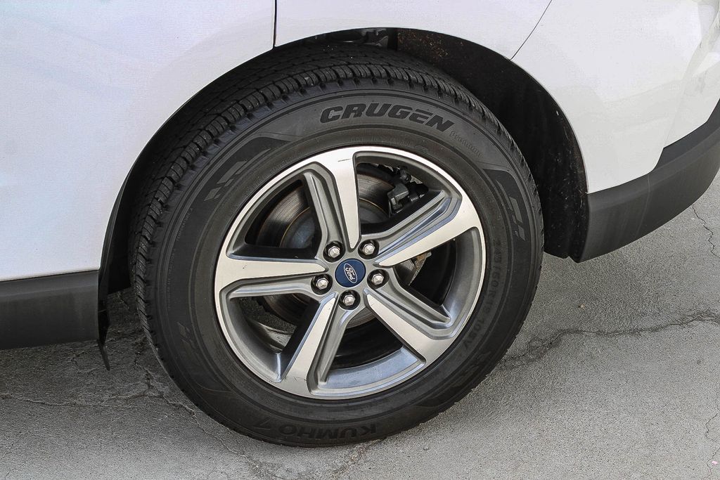 Thumbnail: 2019 Ford Edge - 17