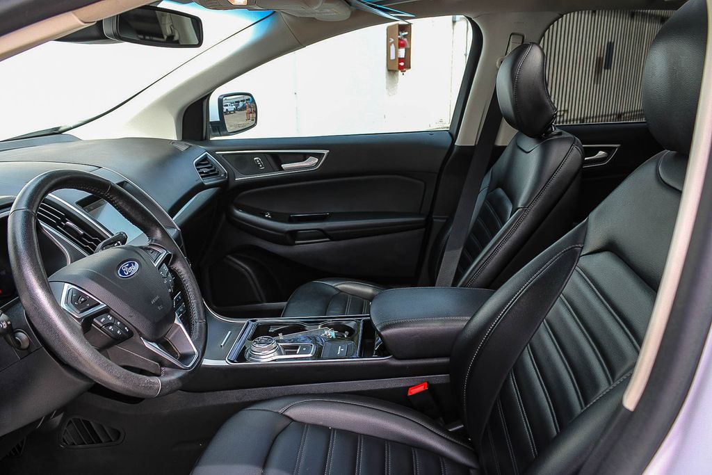 Thumbnail: 2019 Ford Edge - 10