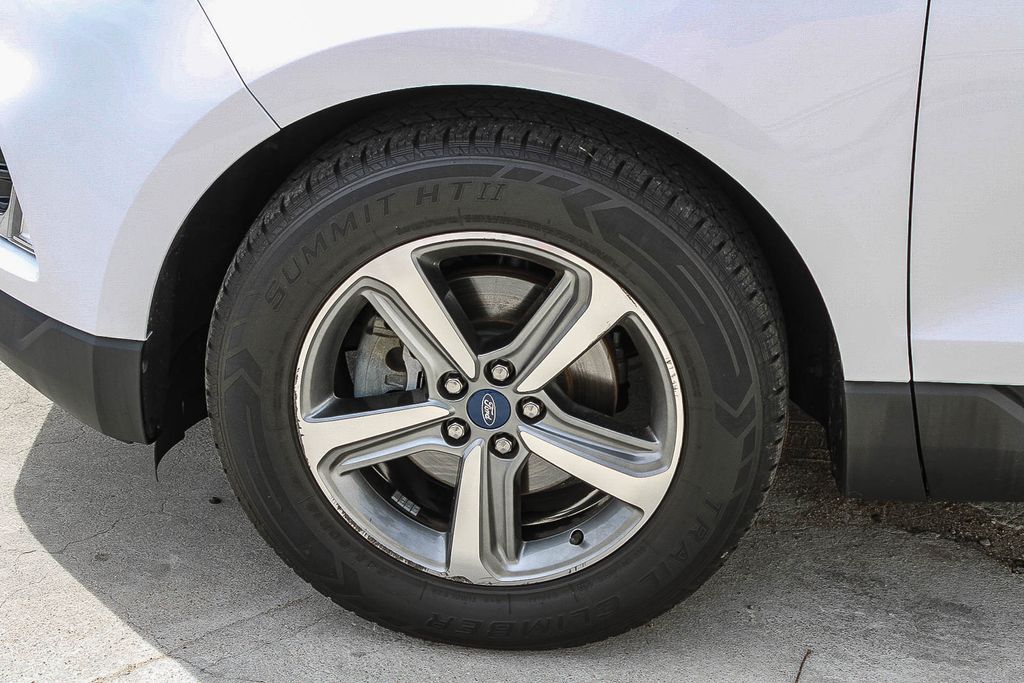 Thumbnail: 2019 Ford Edge - 6