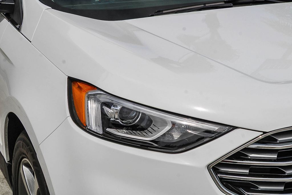 Thumbnail: 2019 Ford Edge - 16