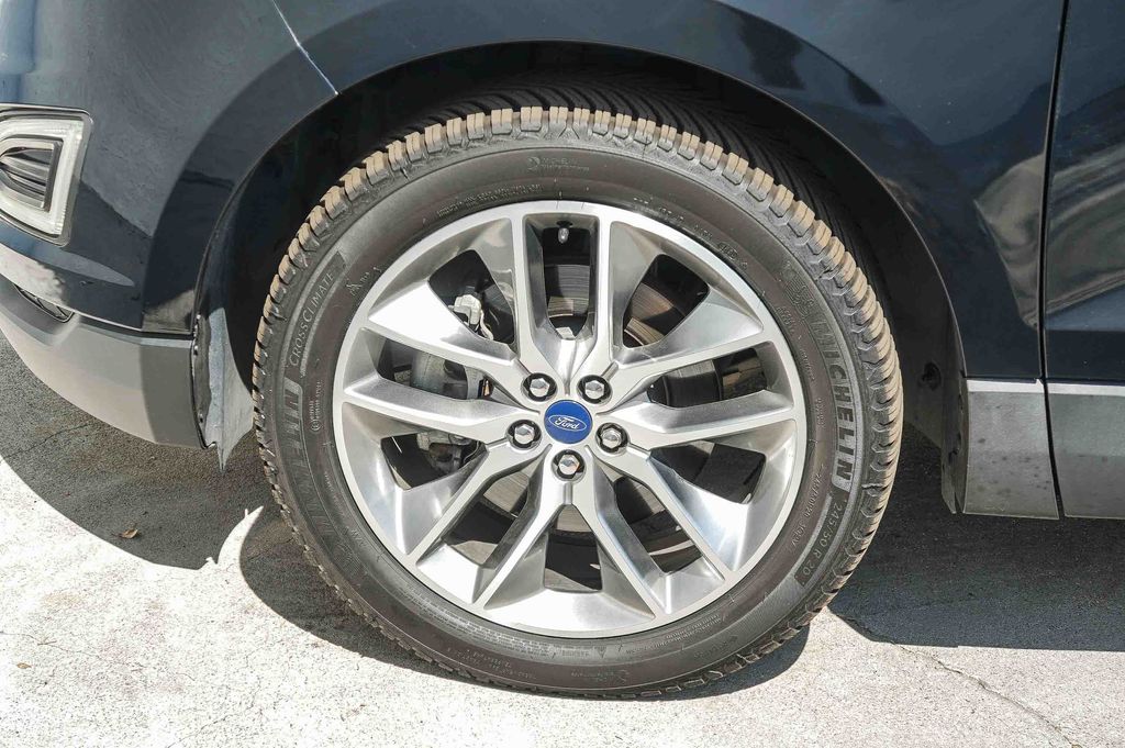Thumbnail: 2017 Ford Edge - 11