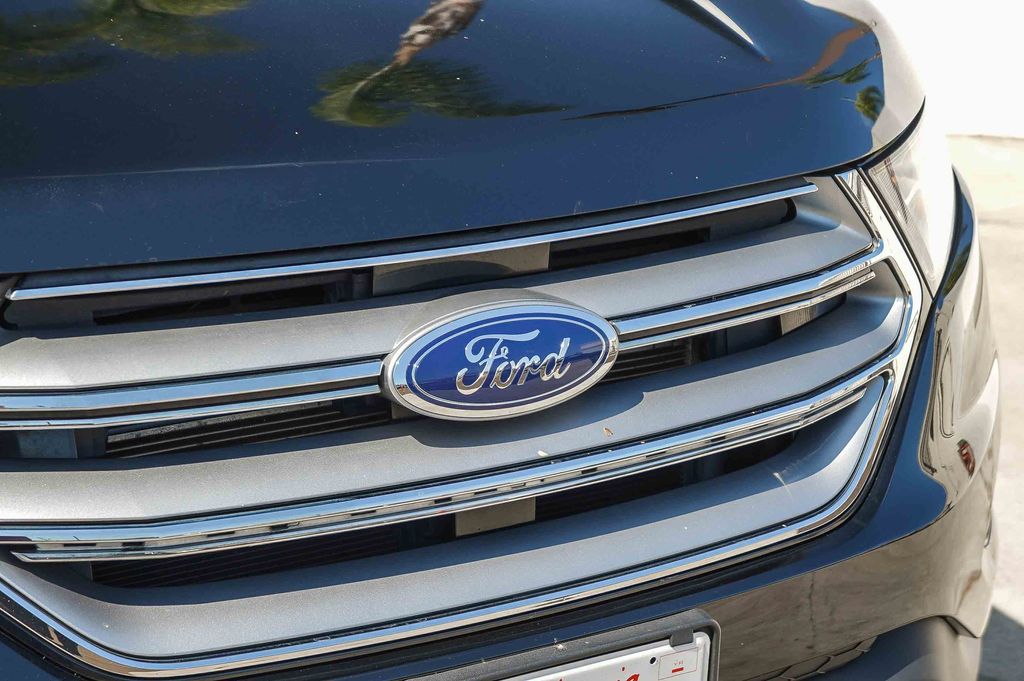 Thumbnail: 2017 Ford Edge - 8