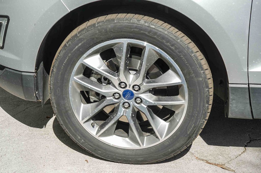 Thumbnail: 2017 Ford Edge - 11