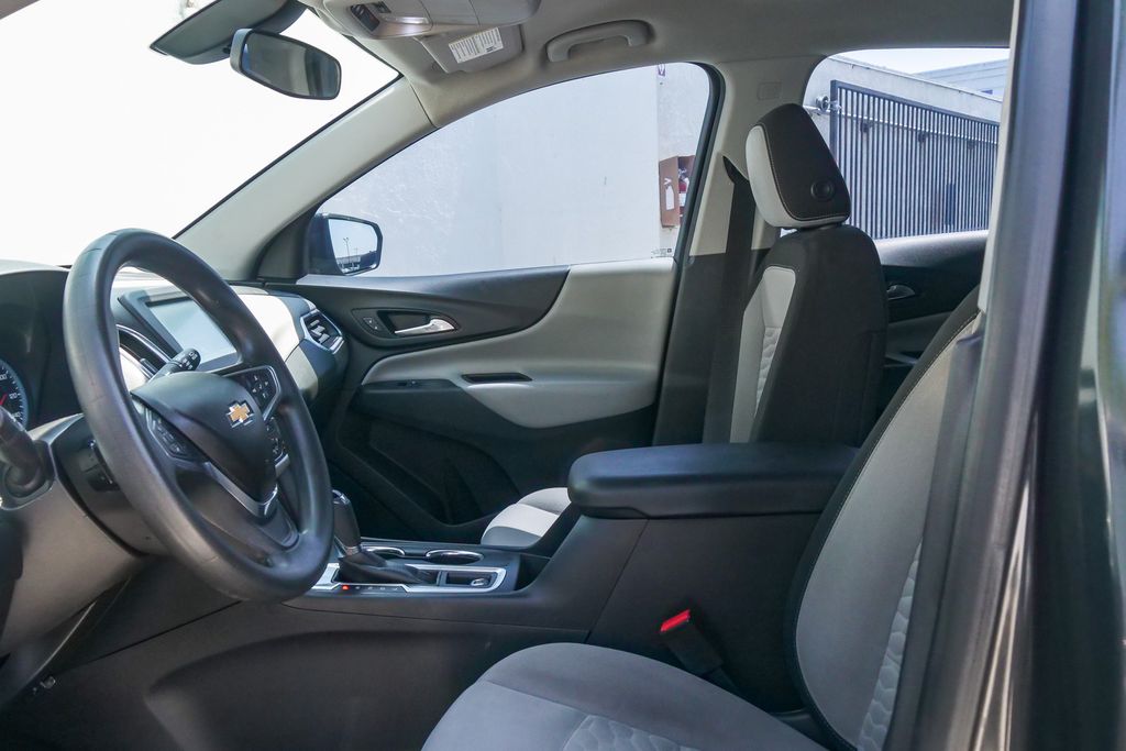 Thumbnail: 2018 Chevrolet Equinox - 10